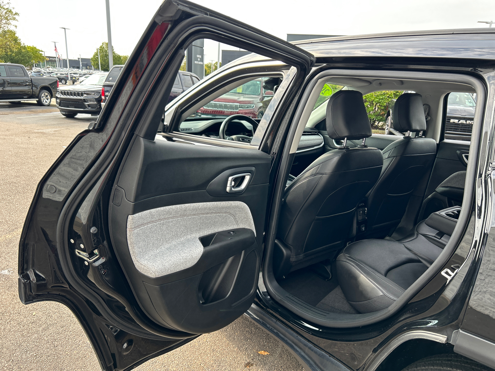 2022 Jeep Compass Latitude Lux 32