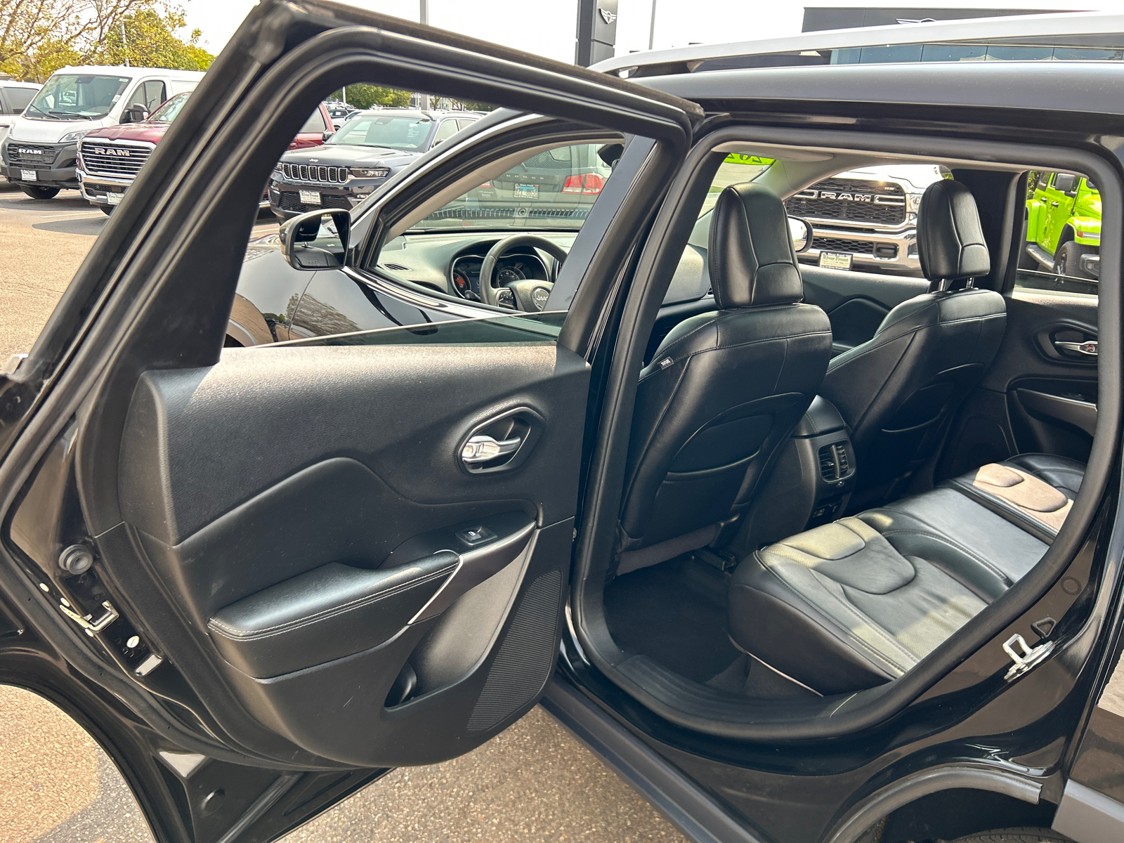 2021 Jeep Cherokee Limited 33