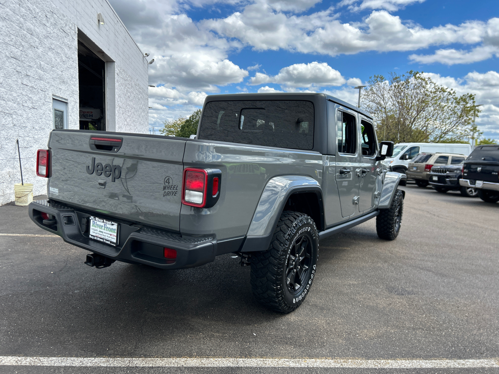 2021 Jeep Gladiator Sport 8