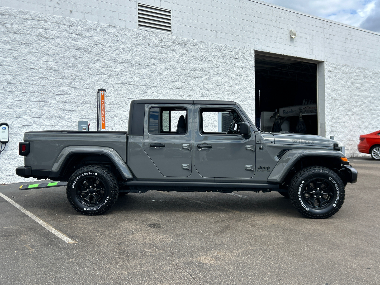 2021 Jeep Gladiator Sport 9