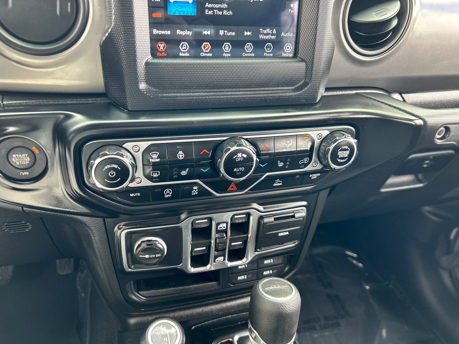 2021 Jeep Gladiator Sport 28