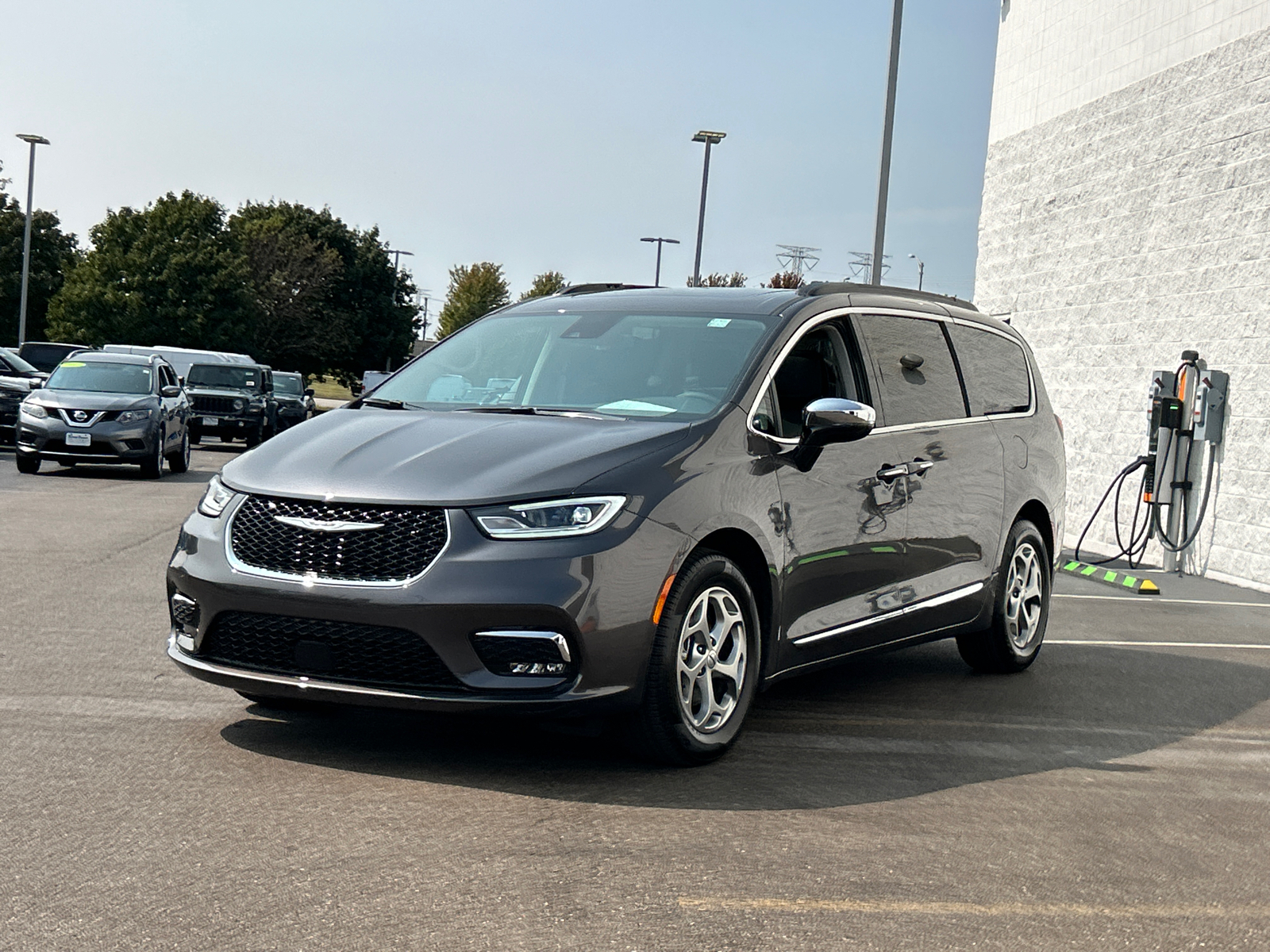 2023 Chrysler Pacifica Limited 4