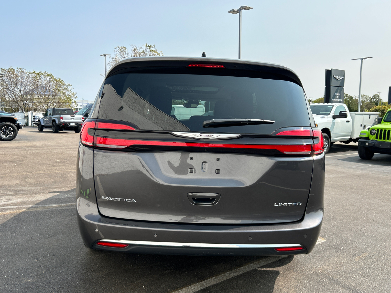 2023 Chrysler Pacifica Limited 7