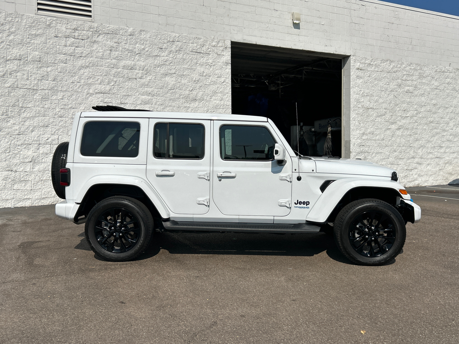 2021 Jeep Wrangler Unlimited Sahara 4xe 9