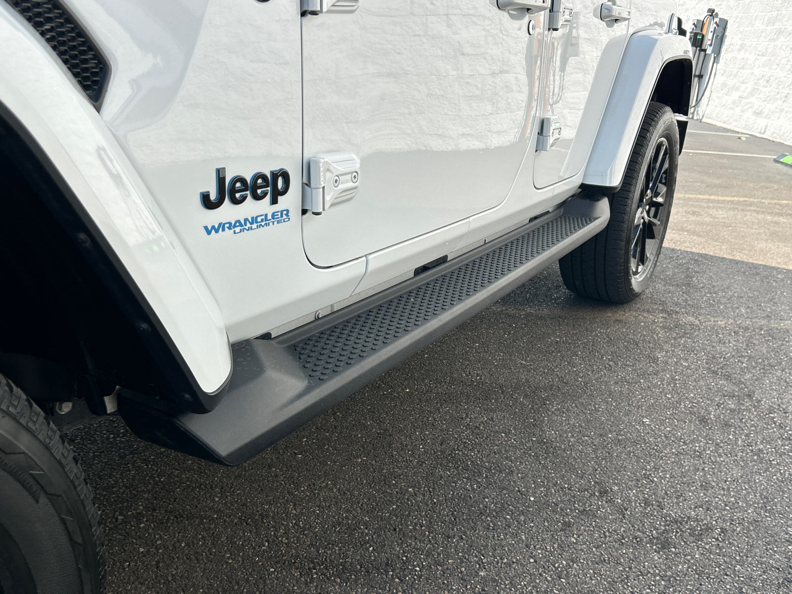 2021 Jeep Wrangler Unlimited Sahara 4xe 13