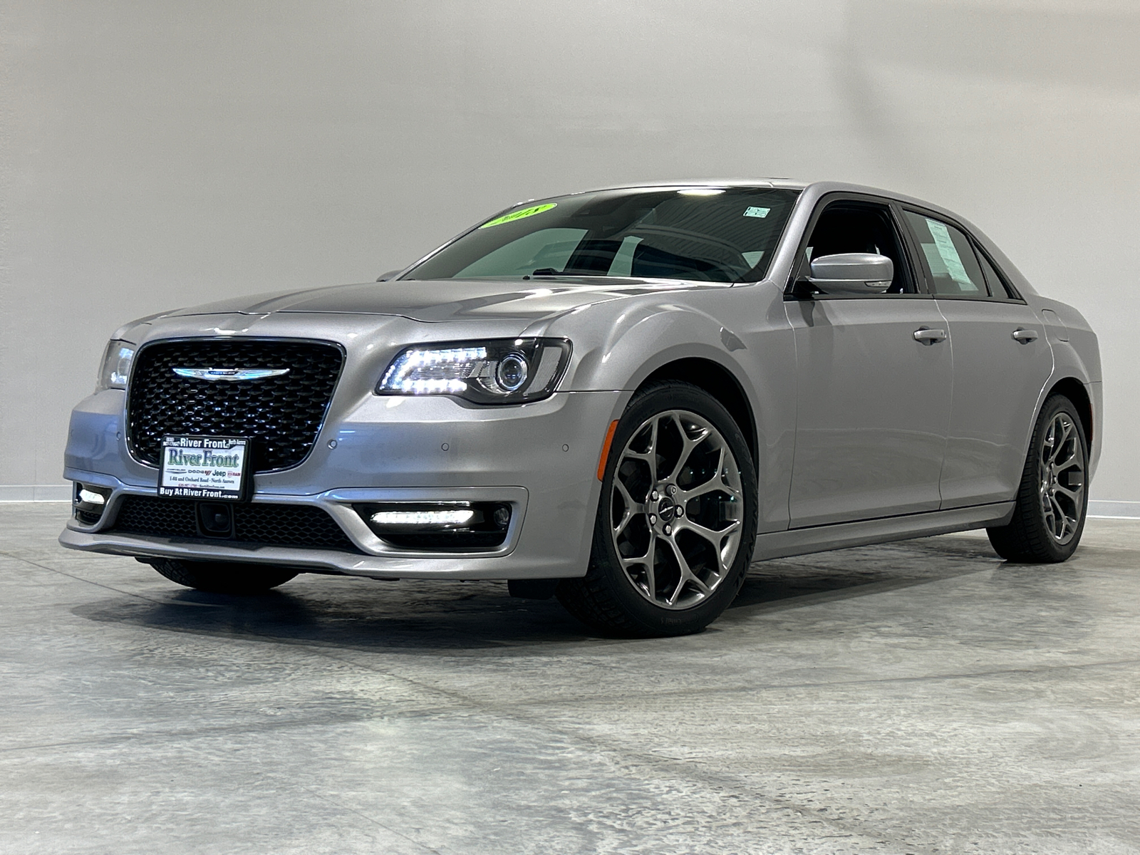 2018 Chrysler 300 S 1