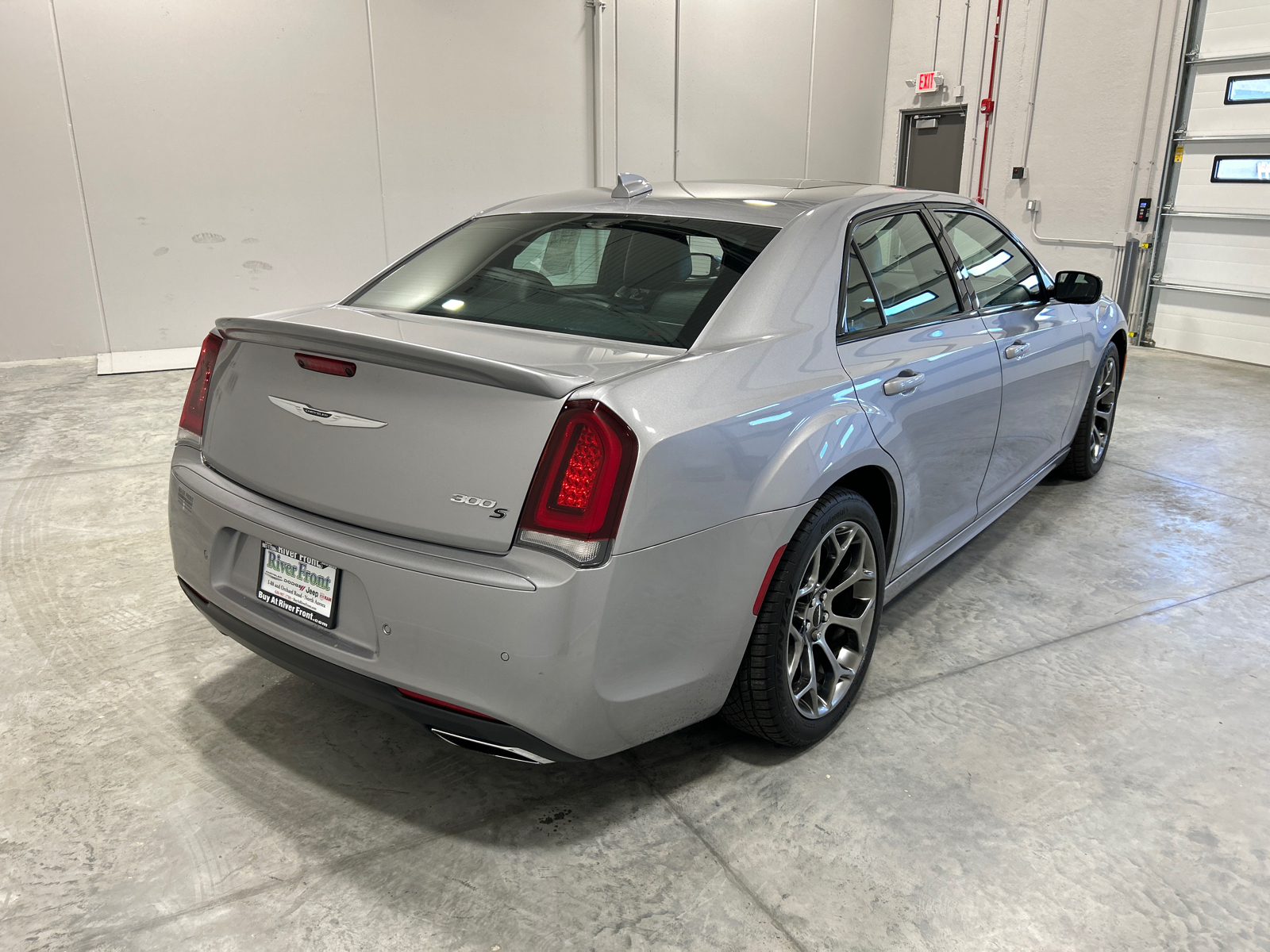 2018 Chrysler 300 S 6