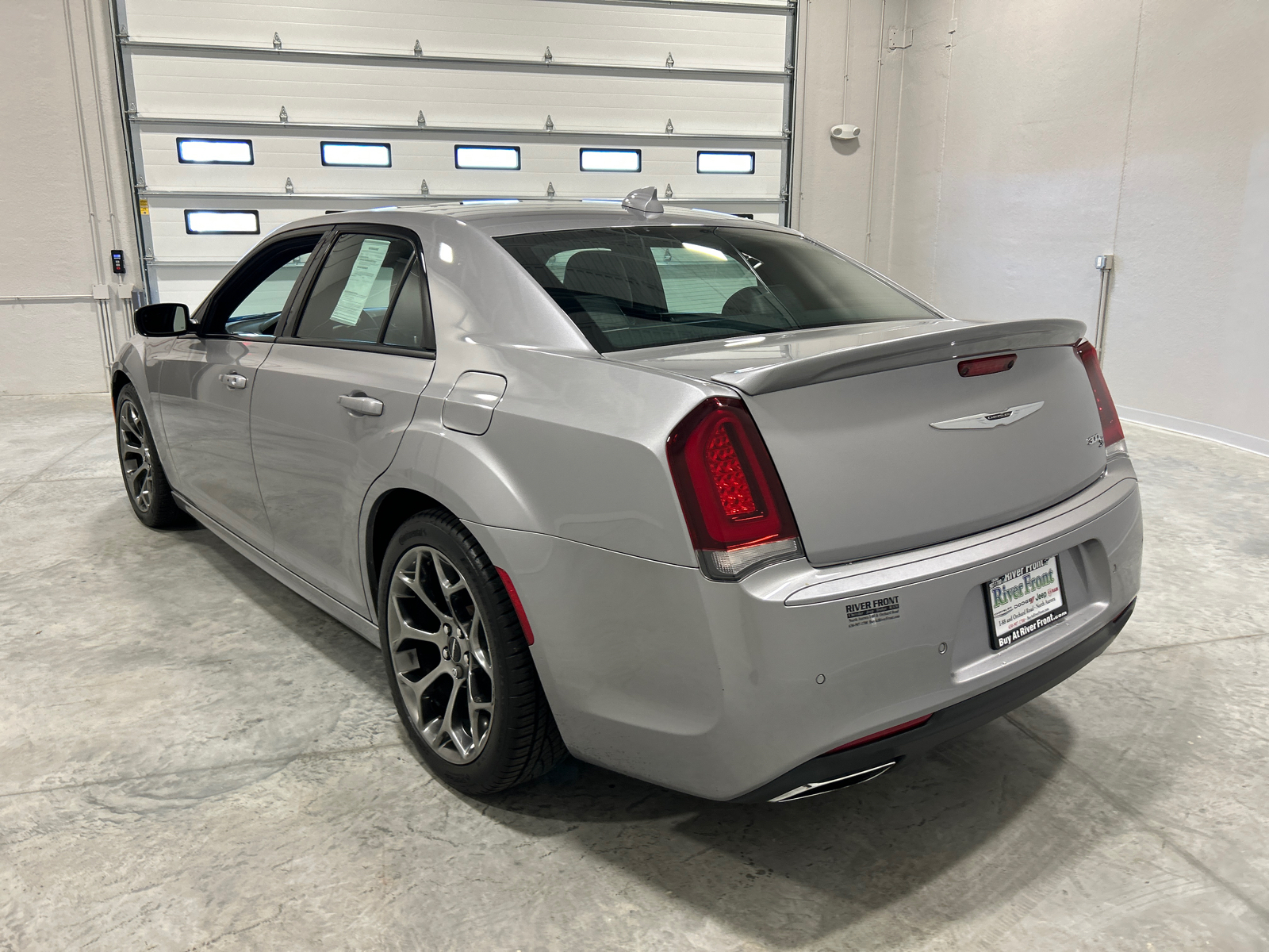 2018 Chrysler 300 S 8