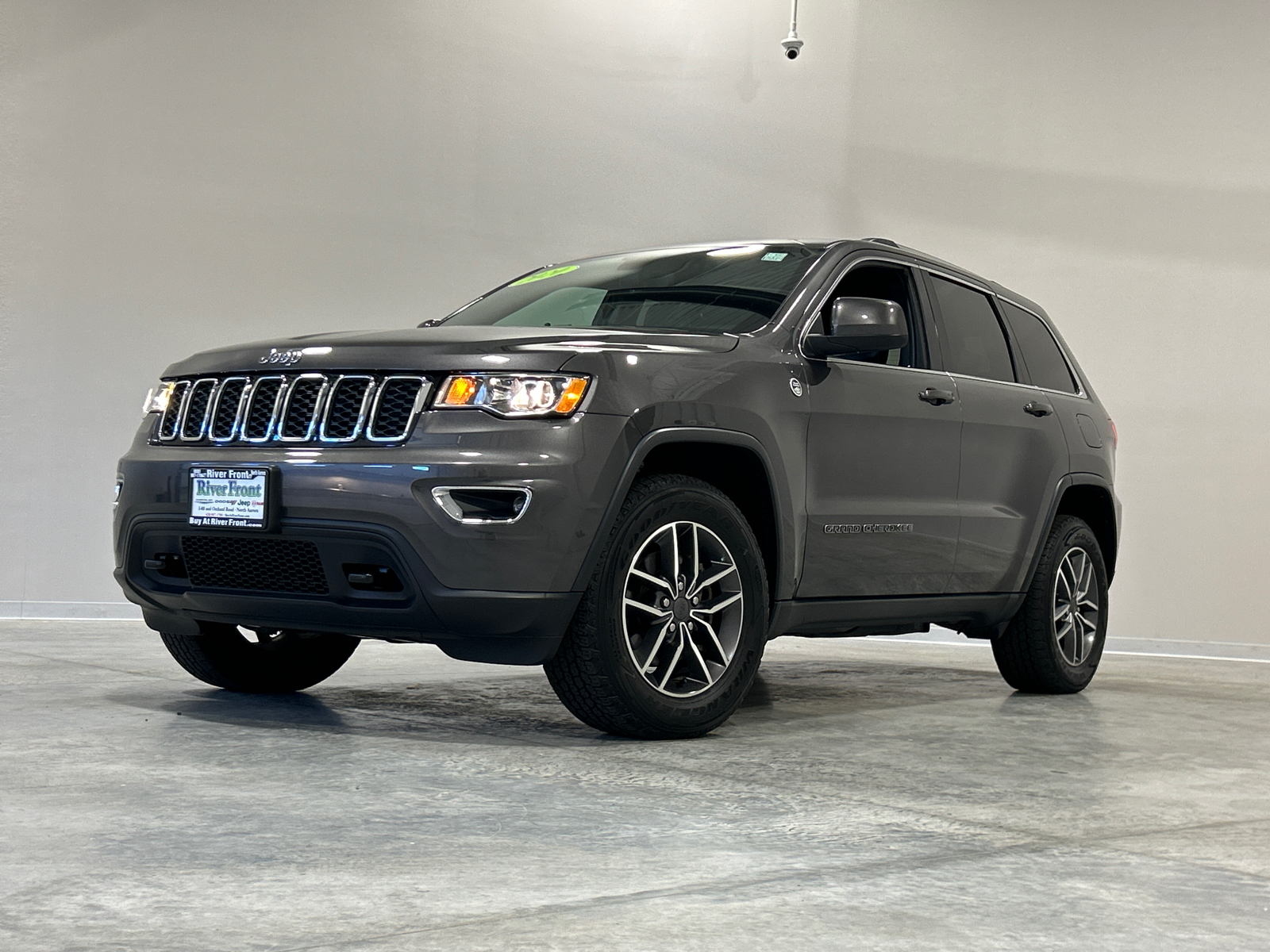 2020 Jeep Grand Cherokee Laredo 1