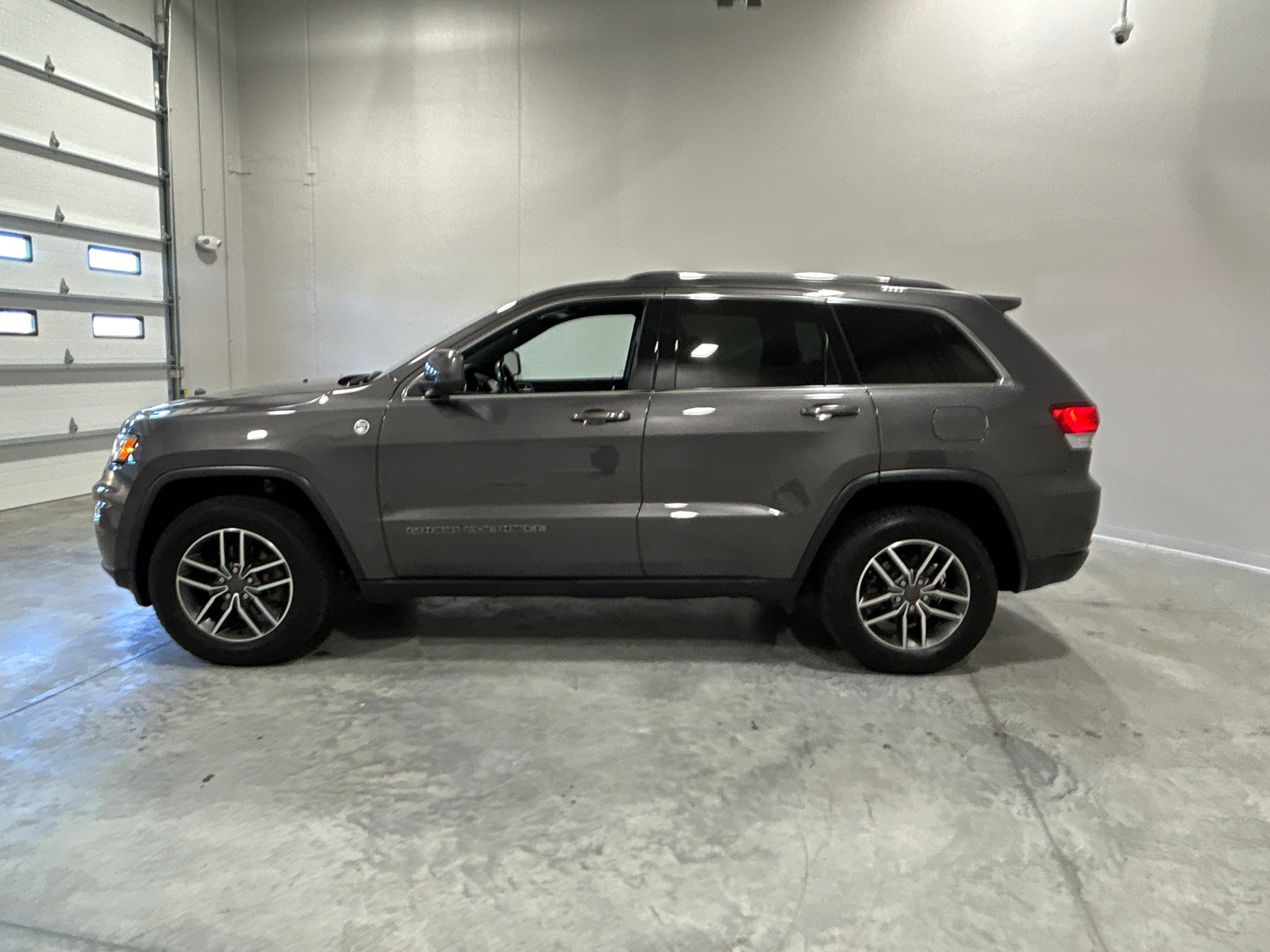 2020 Jeep Grand Cherokee Laredo 9