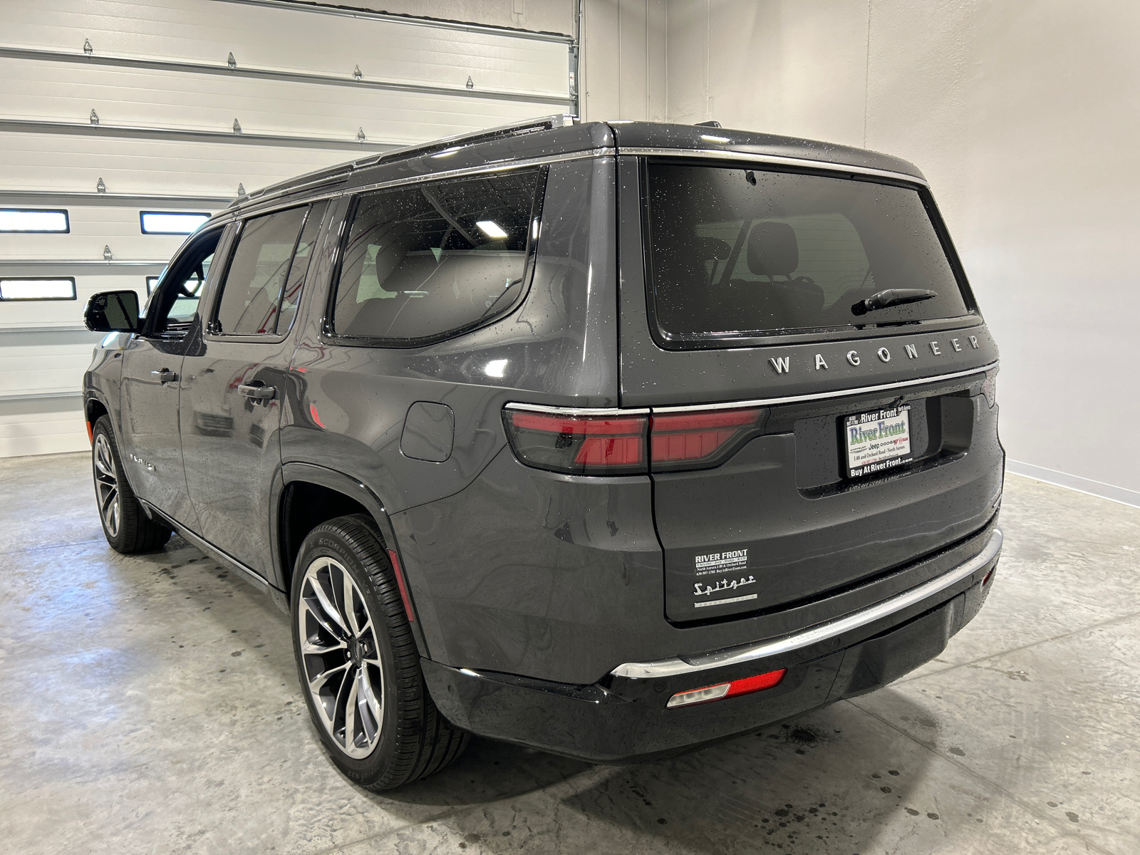 2023 Jeep Wagoneer Series III 8