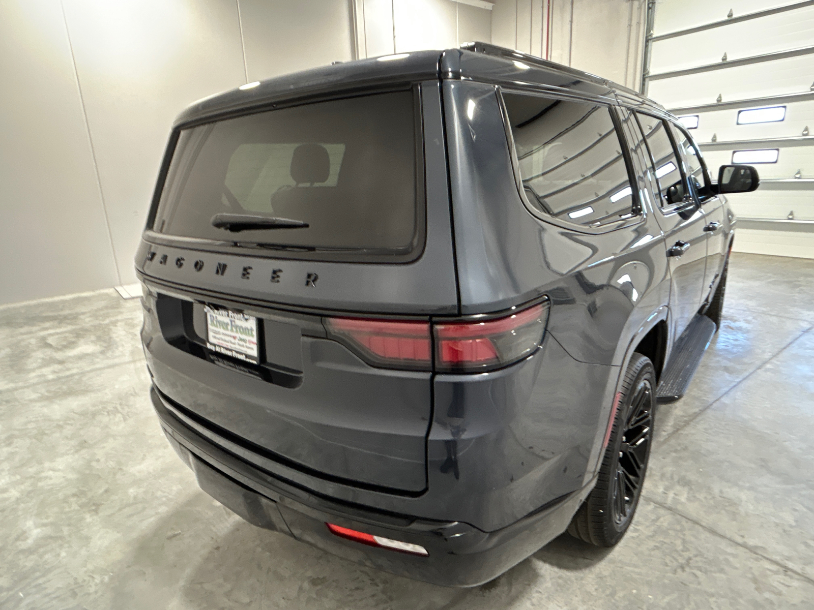 2023 Jeep Wagoneer Series II 6