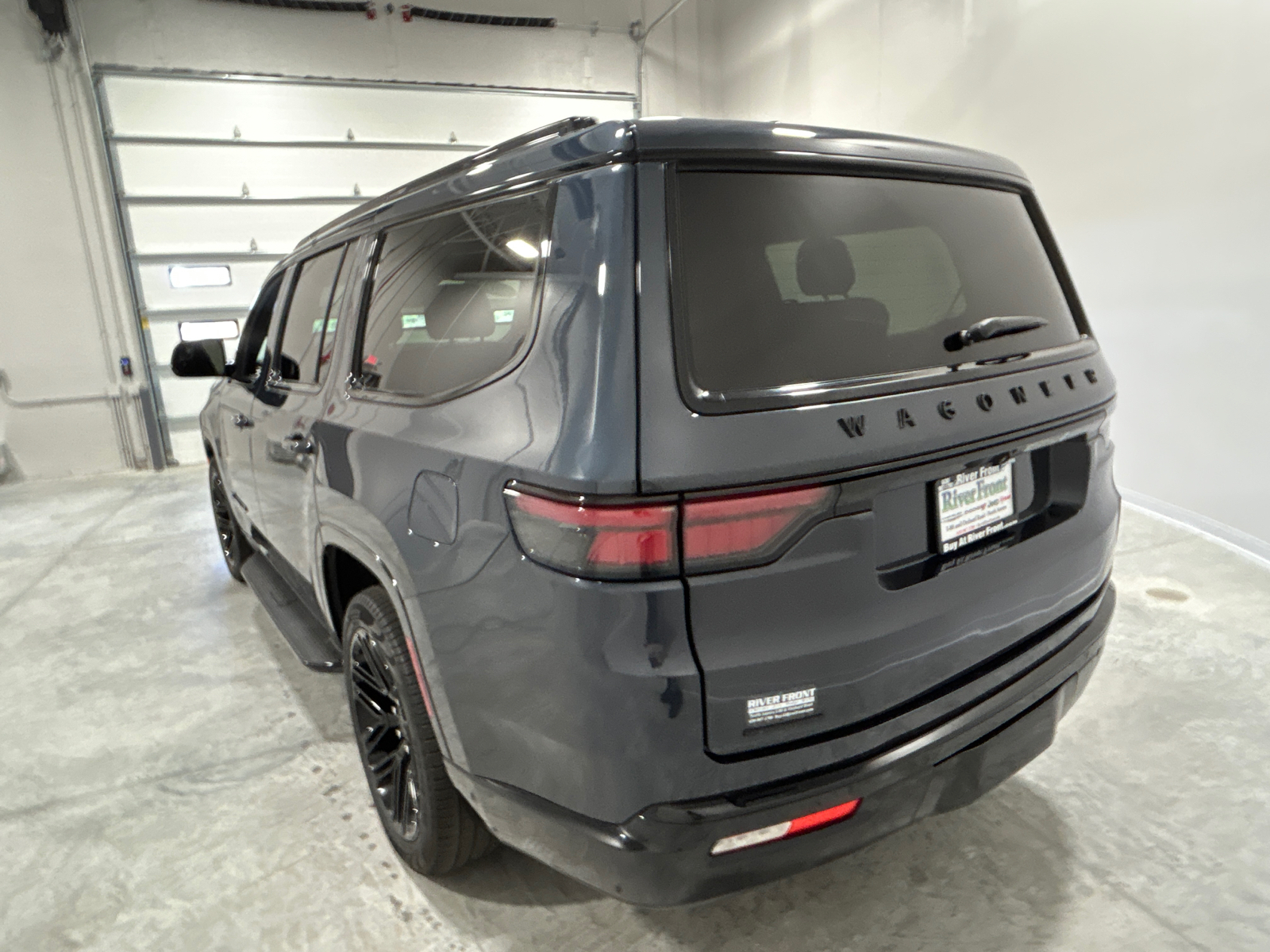 2023 Jeep Wagoneer Series II 8