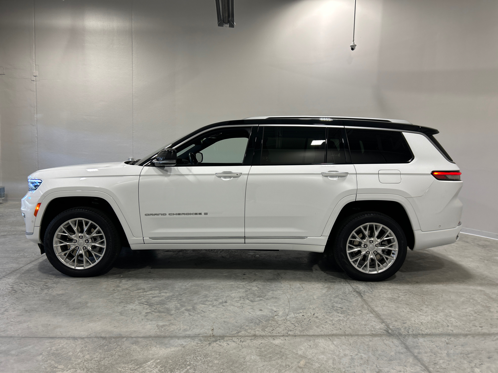 2021 Jeep Grand Cherokee L Summit 9