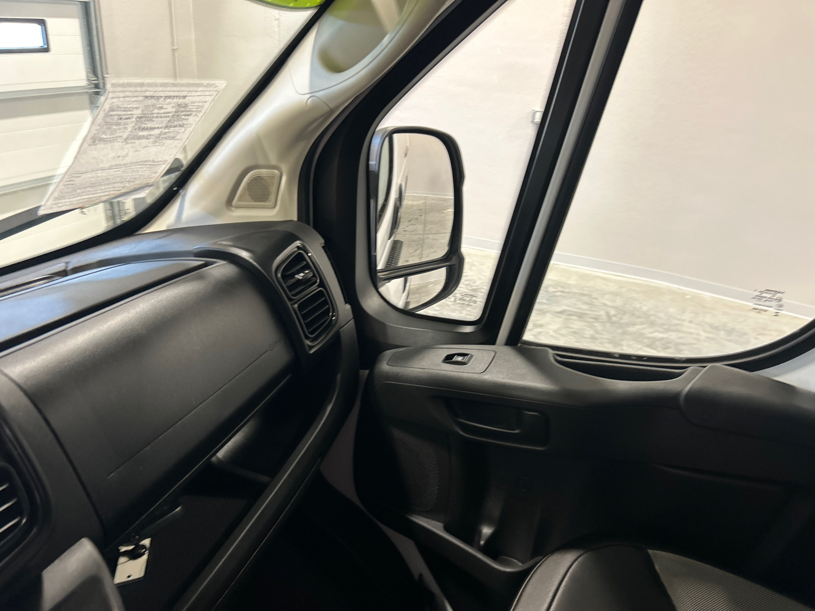 2023 Ram ProMaster 3500 High Roof 25