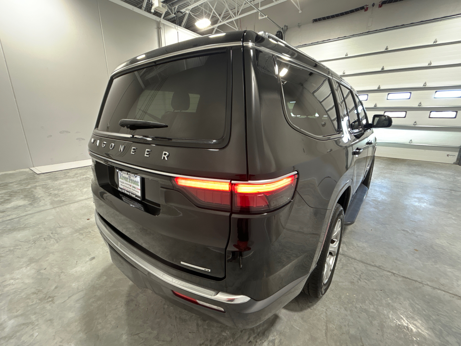 2022 Jeep Wagoneer Series II 6