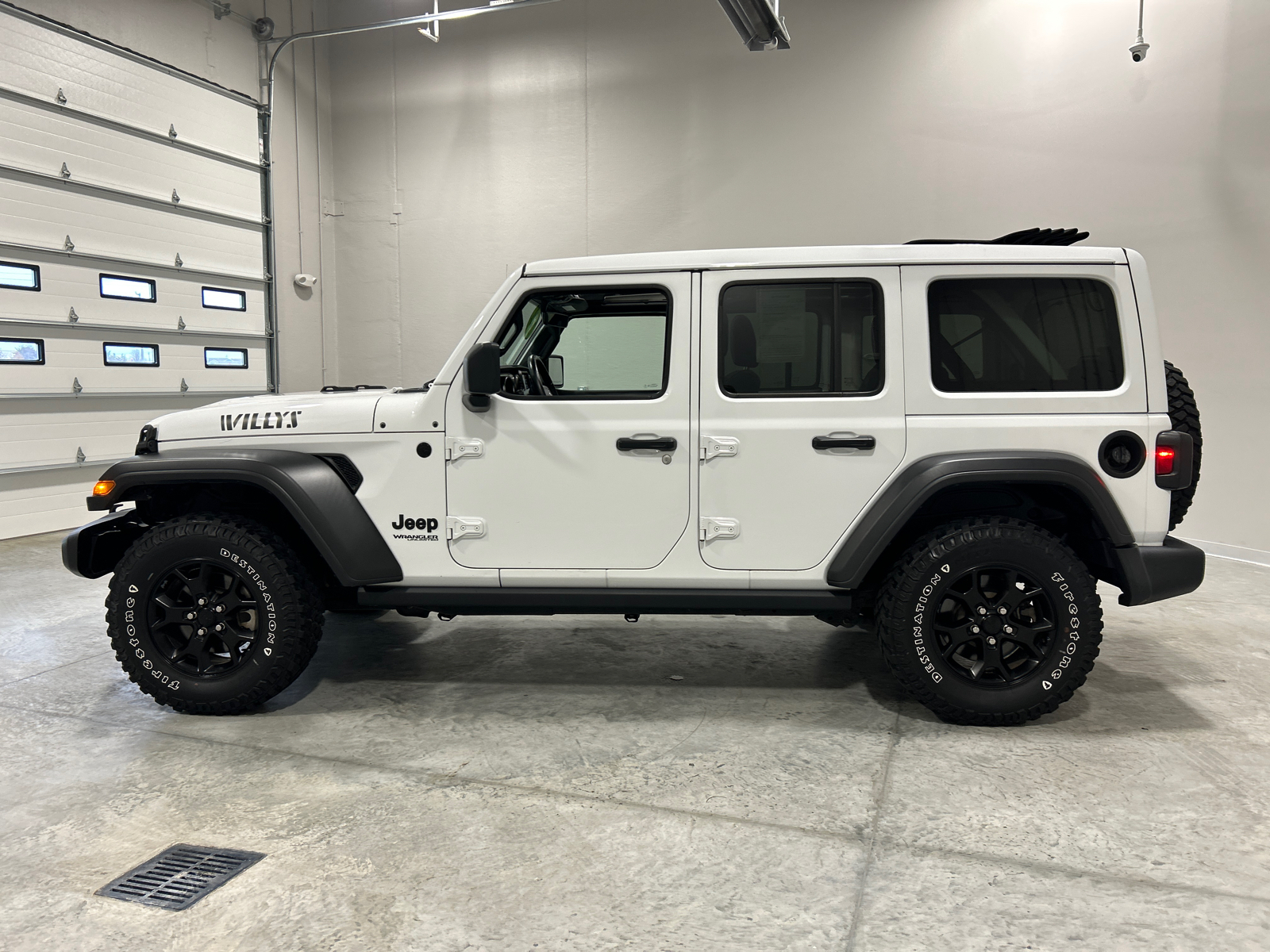 2021 Jeep Wrangler Unlimited Willys 9