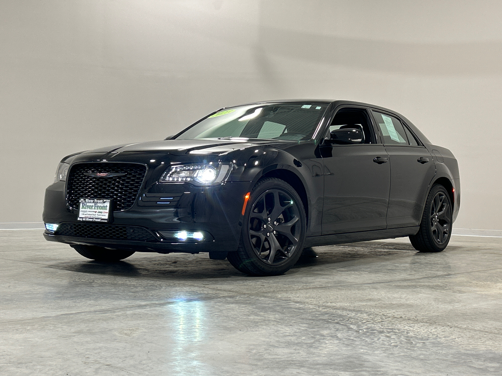 2023 Chrysler 300 S 2