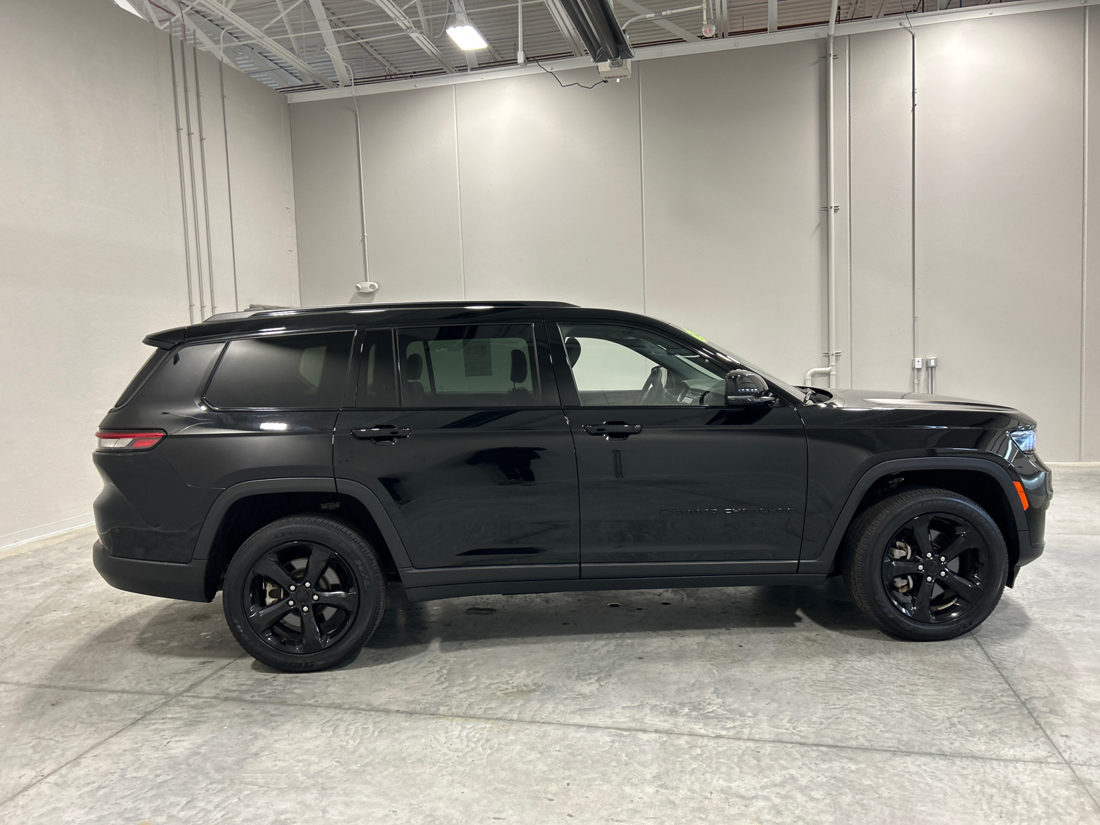 2023 Jeep Grand Cherokee L Altitude 5