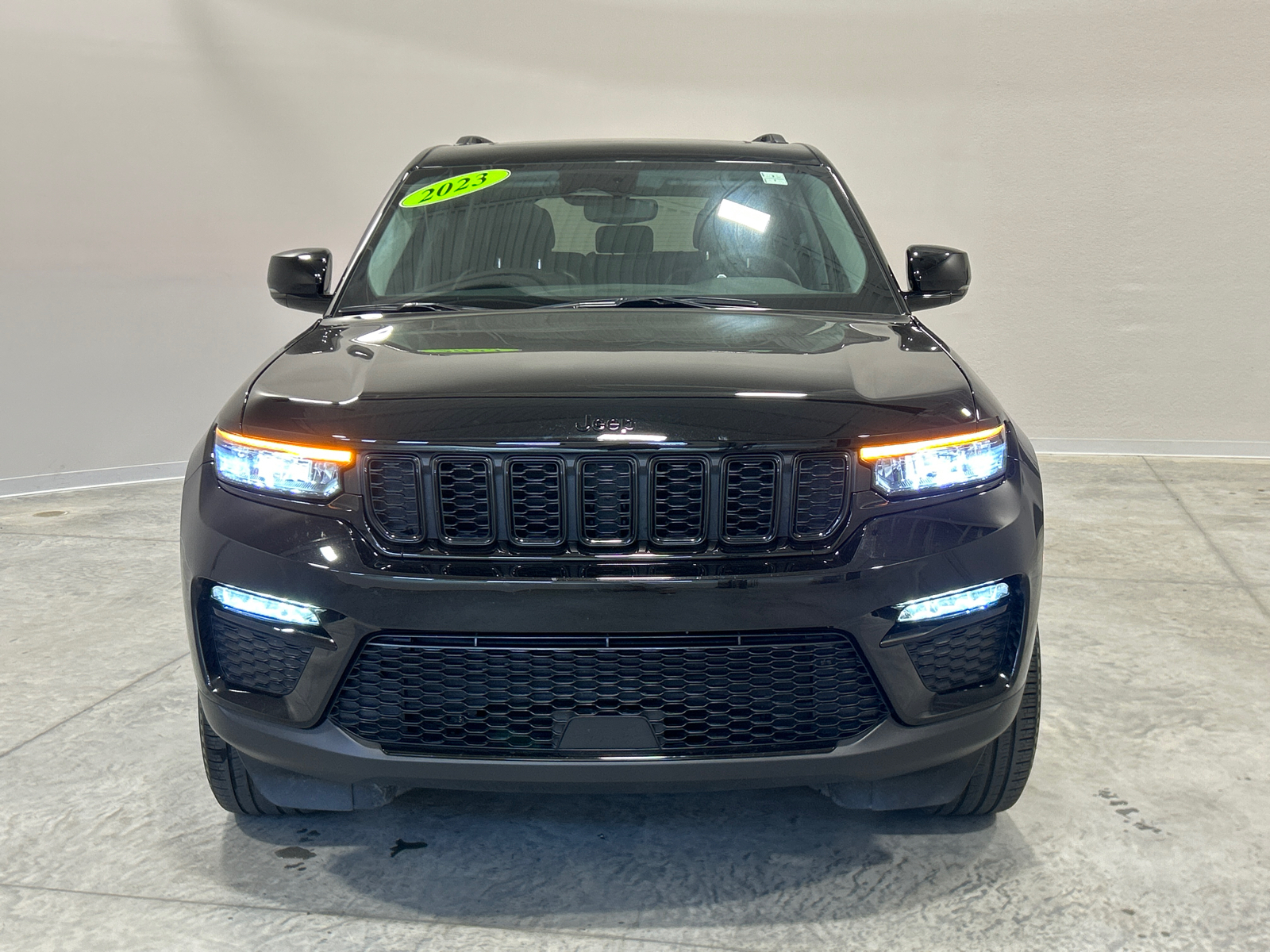 2023 Jeep Grand Cherokee Limited 3