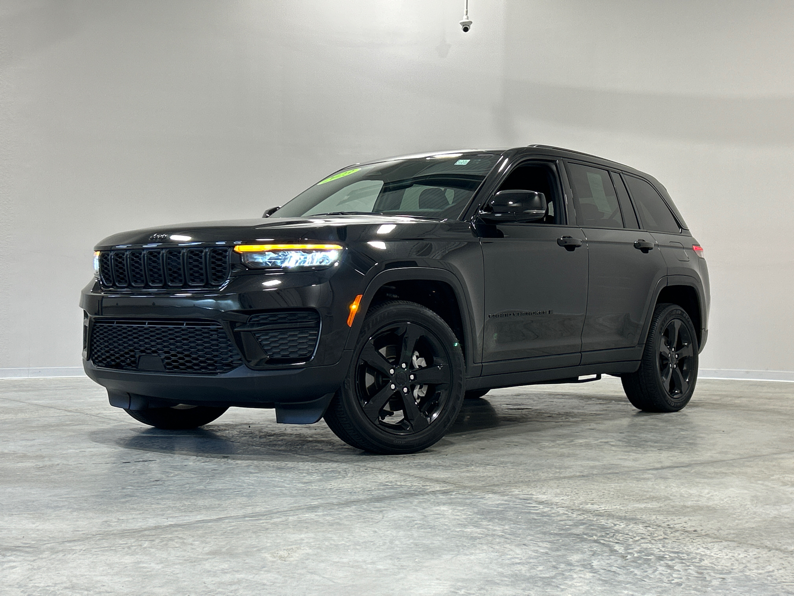 2023 Jeep Grand Cherokee Altitude 2