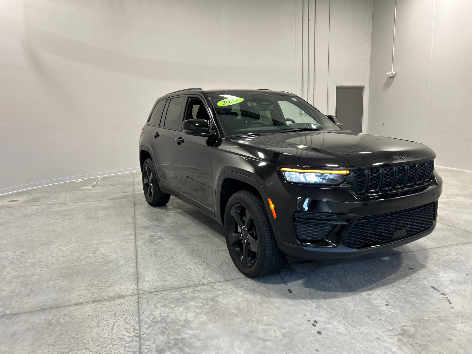 2023 Jeep Grand Cherokee Altitude 4