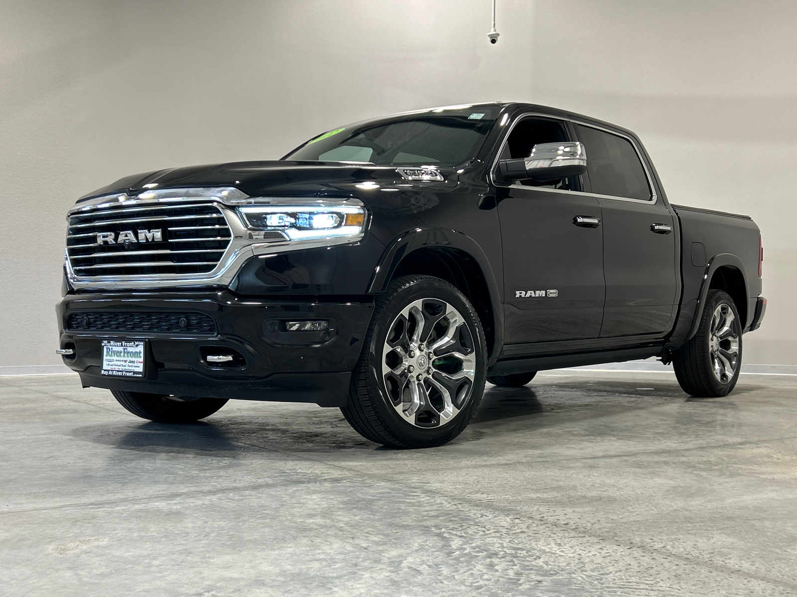 2022 Ram 1500 Laramie Longhorn 1