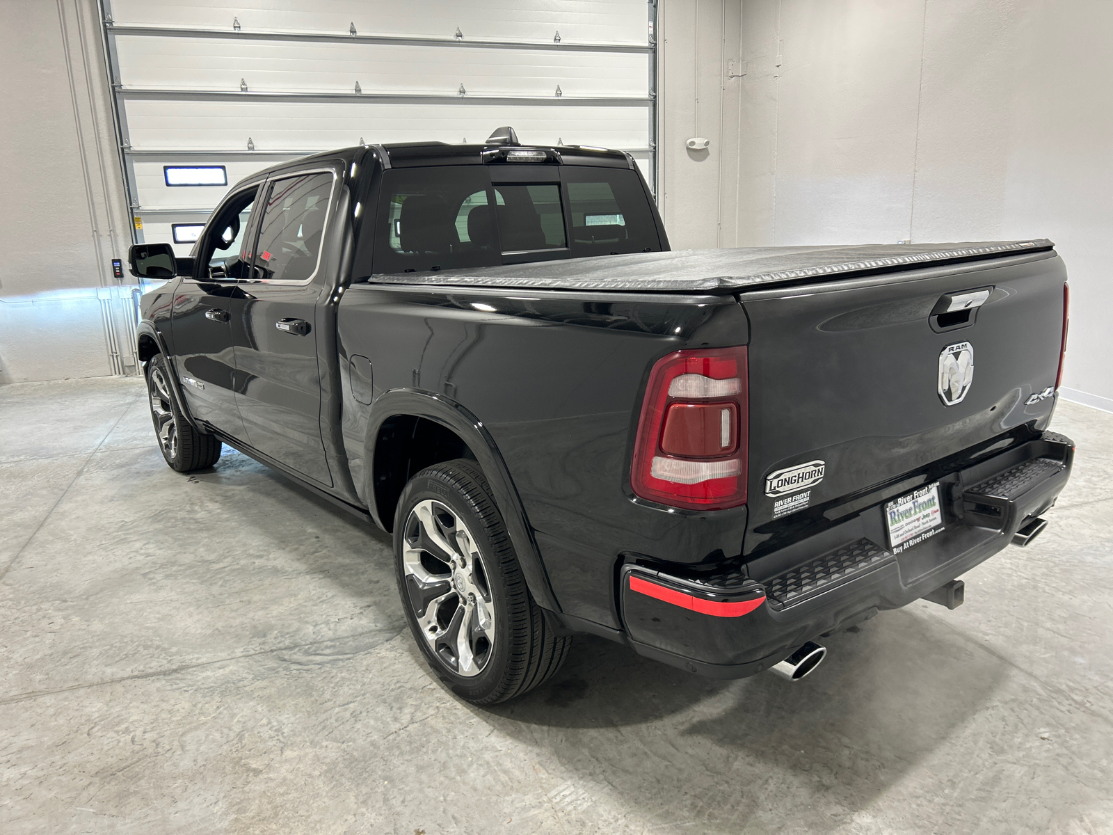 2022 Ram 1500 Laramie Longhorn 8