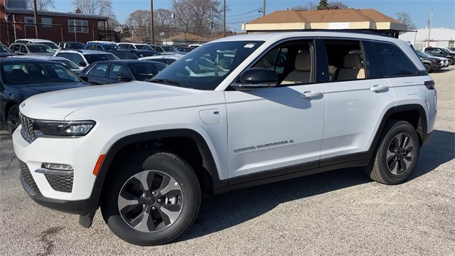 2023 Jeep Grand Cherokee Base 4xe 22