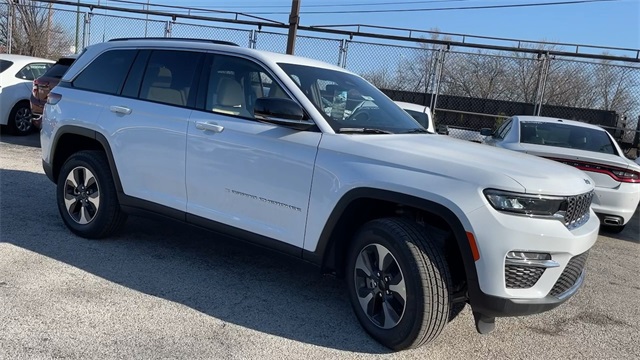 2023 Jeep Grand Cherokee Base 4xe 26