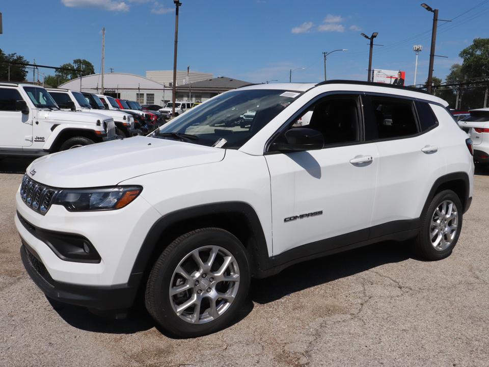 2024 Jeep Compass Latitude Lux 28