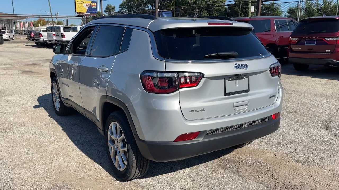 2024 Jeep Compass Latitude Lux 4