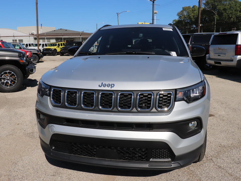 2024 Jeep Compass Latitude Lux 8