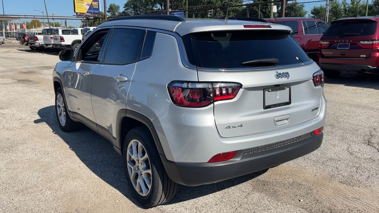 2024 Jeep Compass Latitude Lux 25