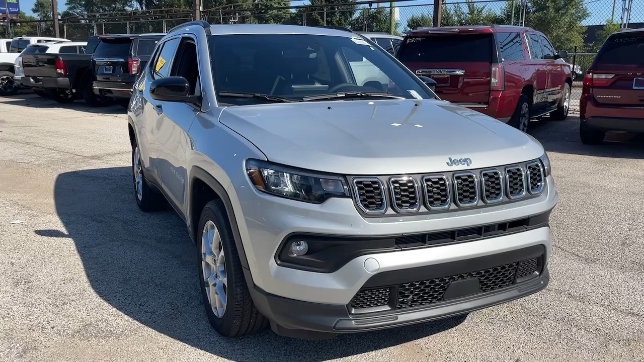 2024 Jeep Compass Latitude Lux 28