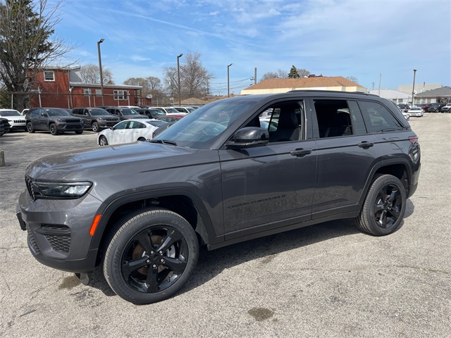 2024 Jeep Grand Cherokee Altitude 3