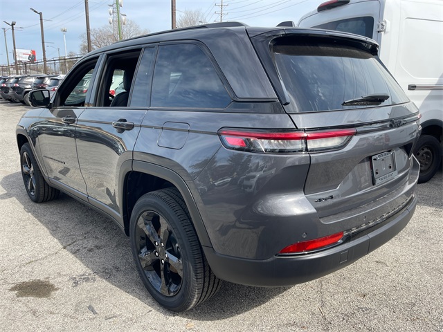 2024 Jeep Grand Cherokee Altitude 4