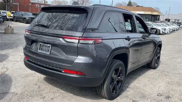 2024 Jeep Grand Cherokee Altitude 25