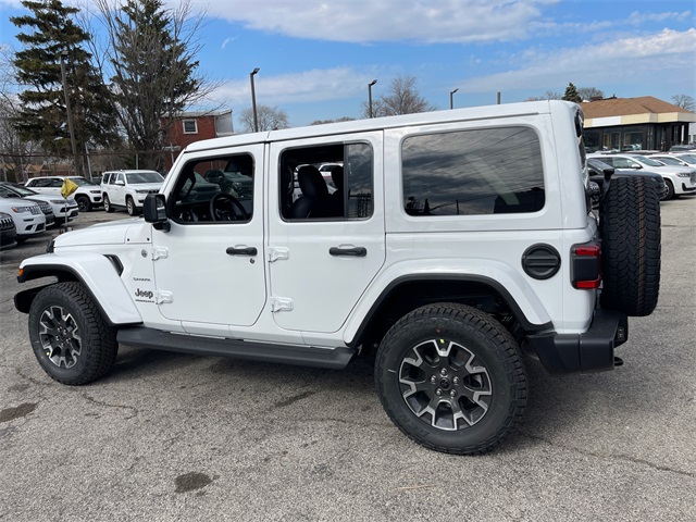 2024 Jeep Wrangler Sahara 31