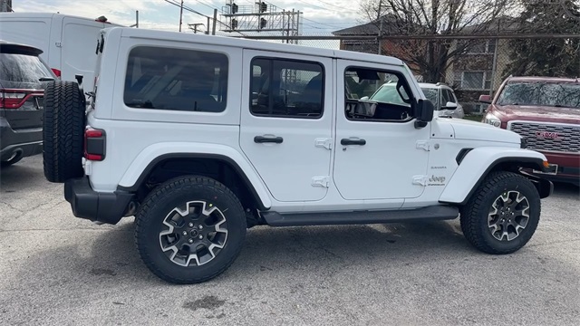 2024 Jeep Wrangler Sahara 34