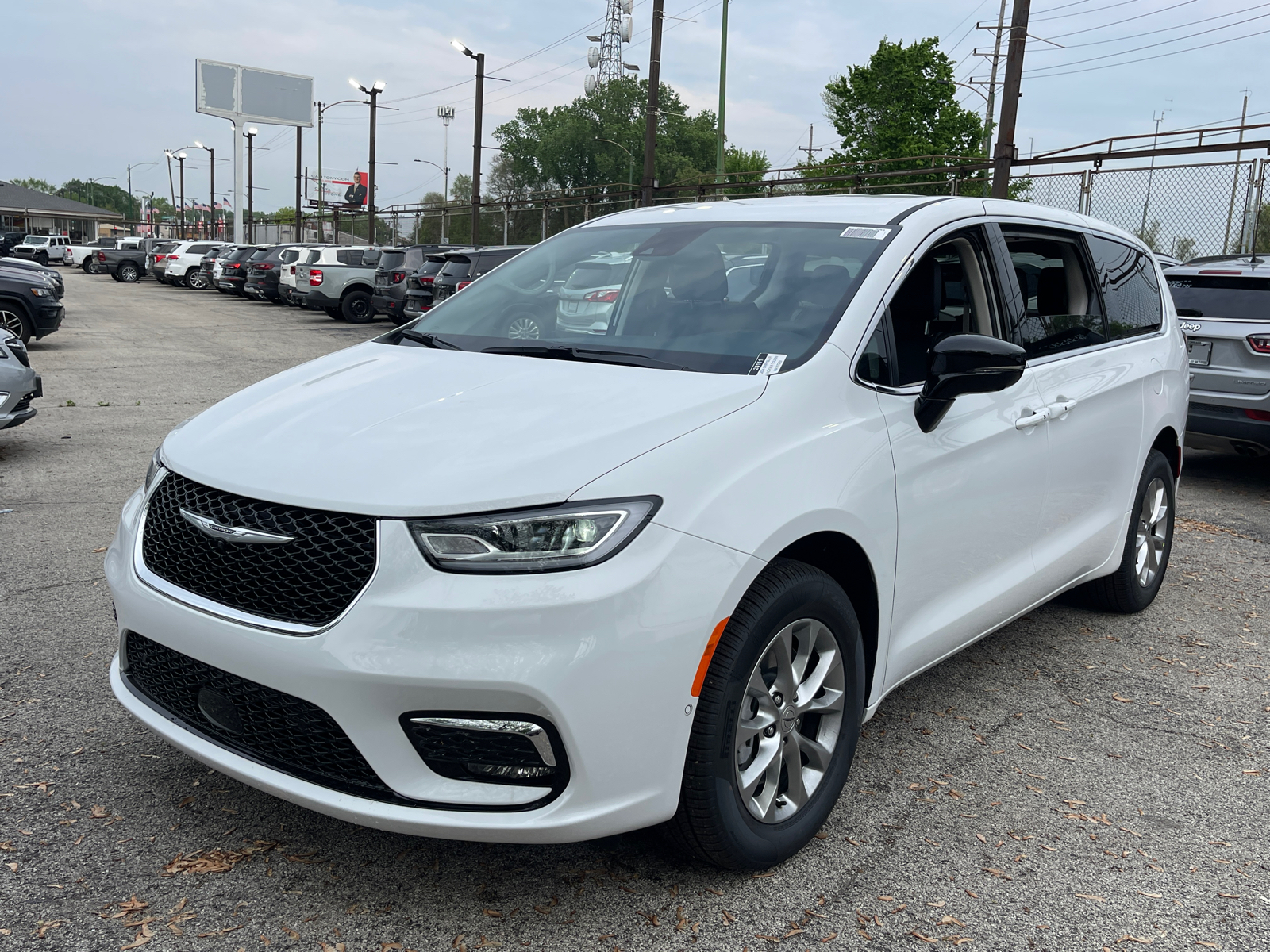 2024 Chrysler Pacifica Touring L 1