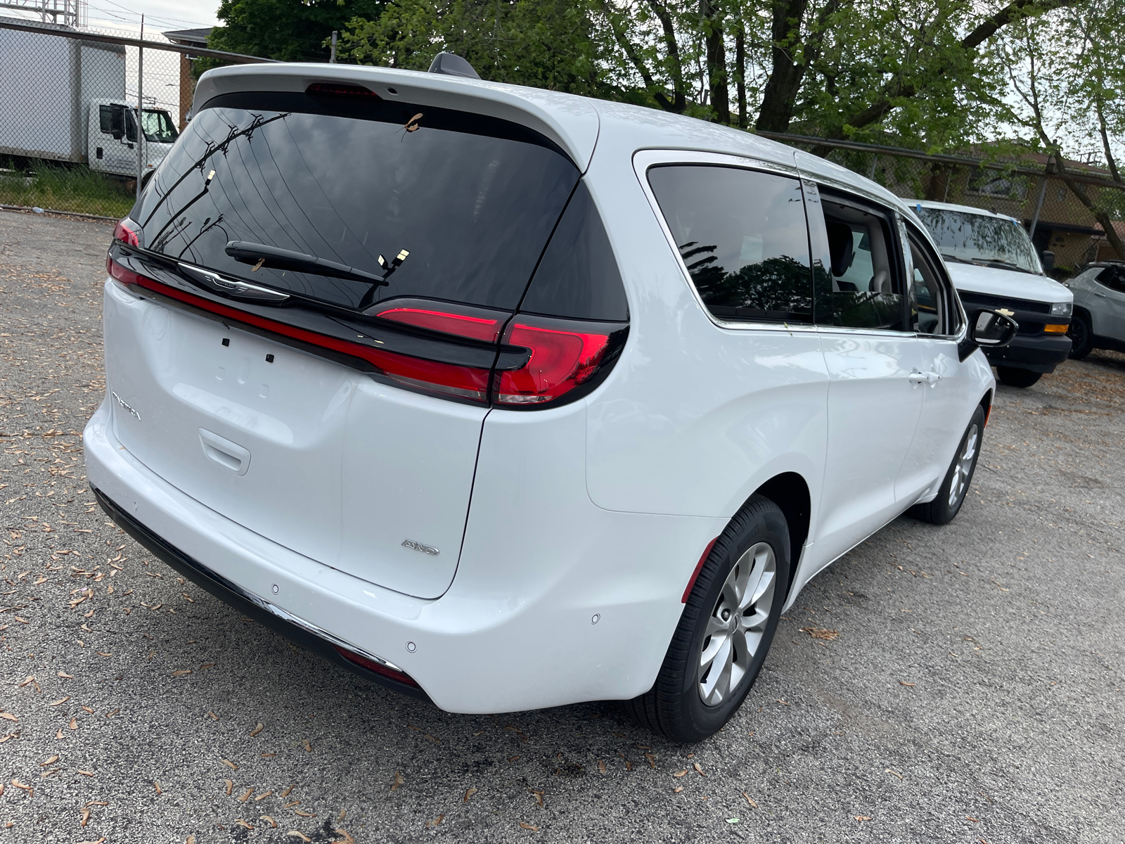 2024 Chrysler Pacifica Touring L 5