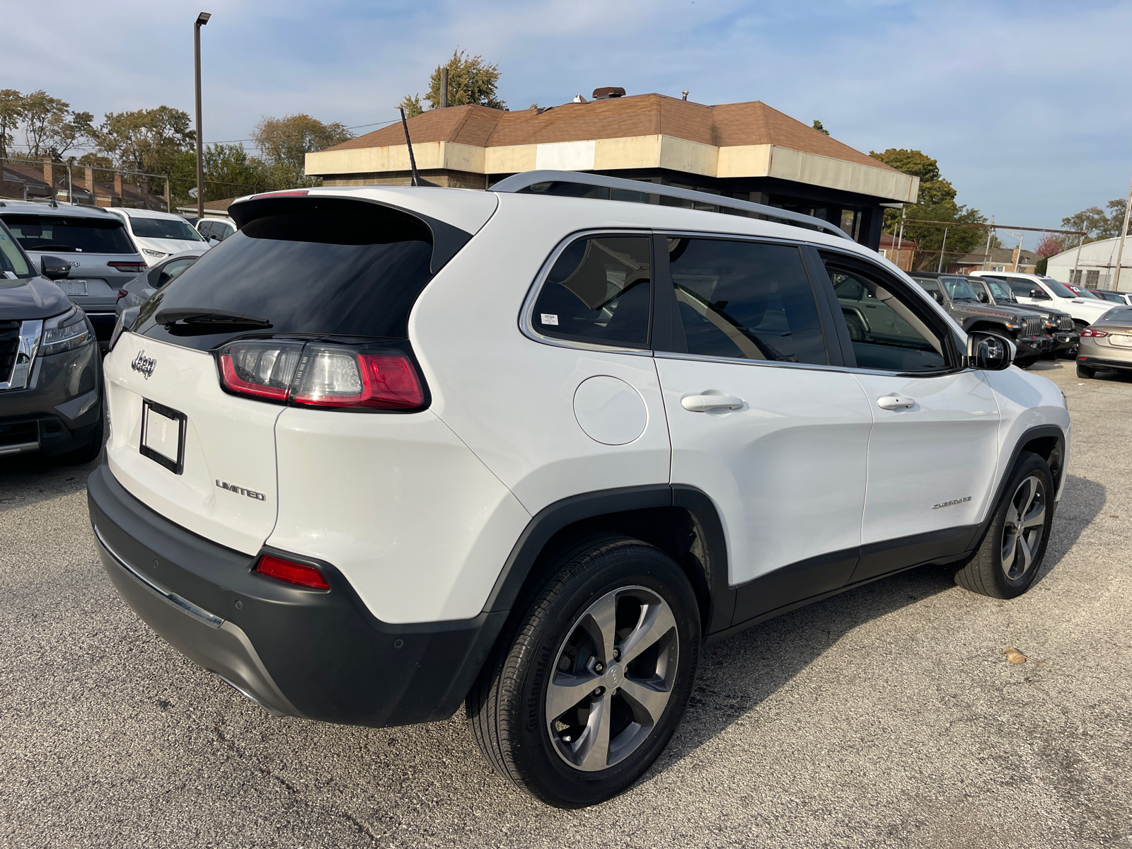 2019 Jeep Cherokee Limited 28