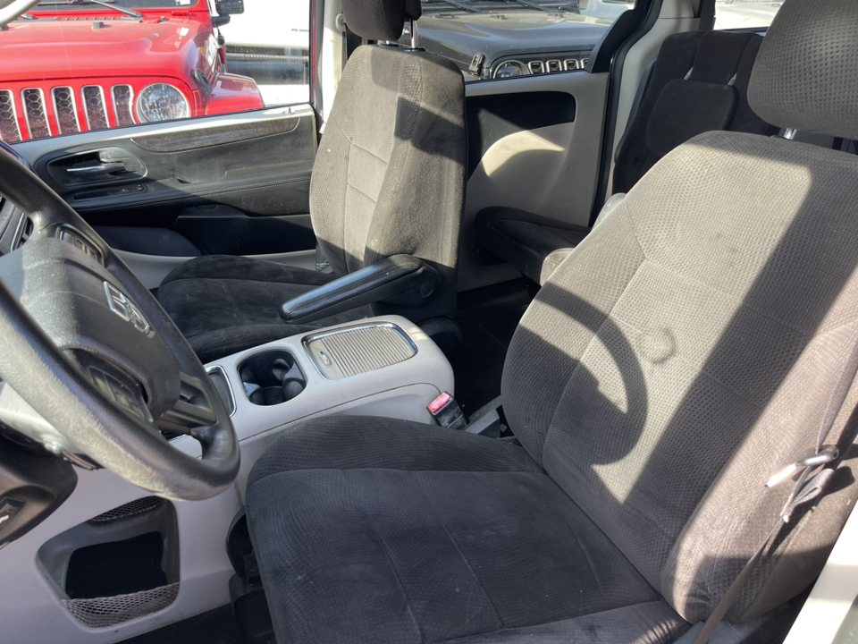 2013 Dodge Grand Caravan SXT 8