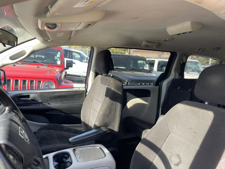 2013 Dodge Grand Caravan SXT 9