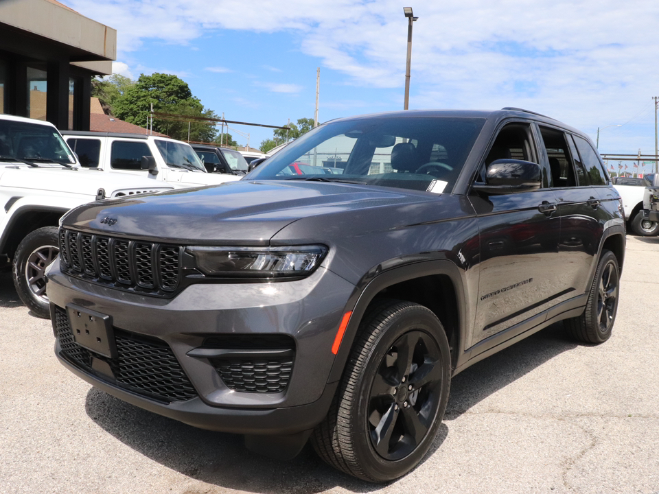 2023 Jeep Grand Cherokee Altitude 1