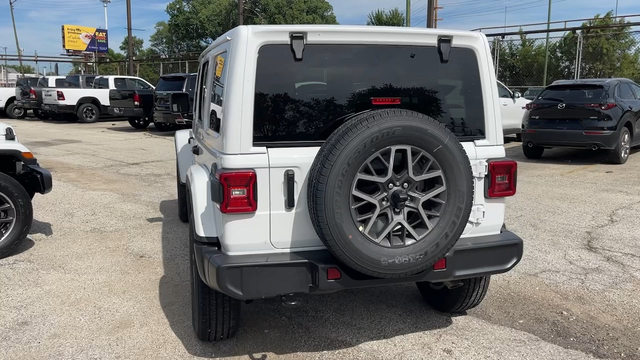 2024 Jeep Wrangler Sahara 5