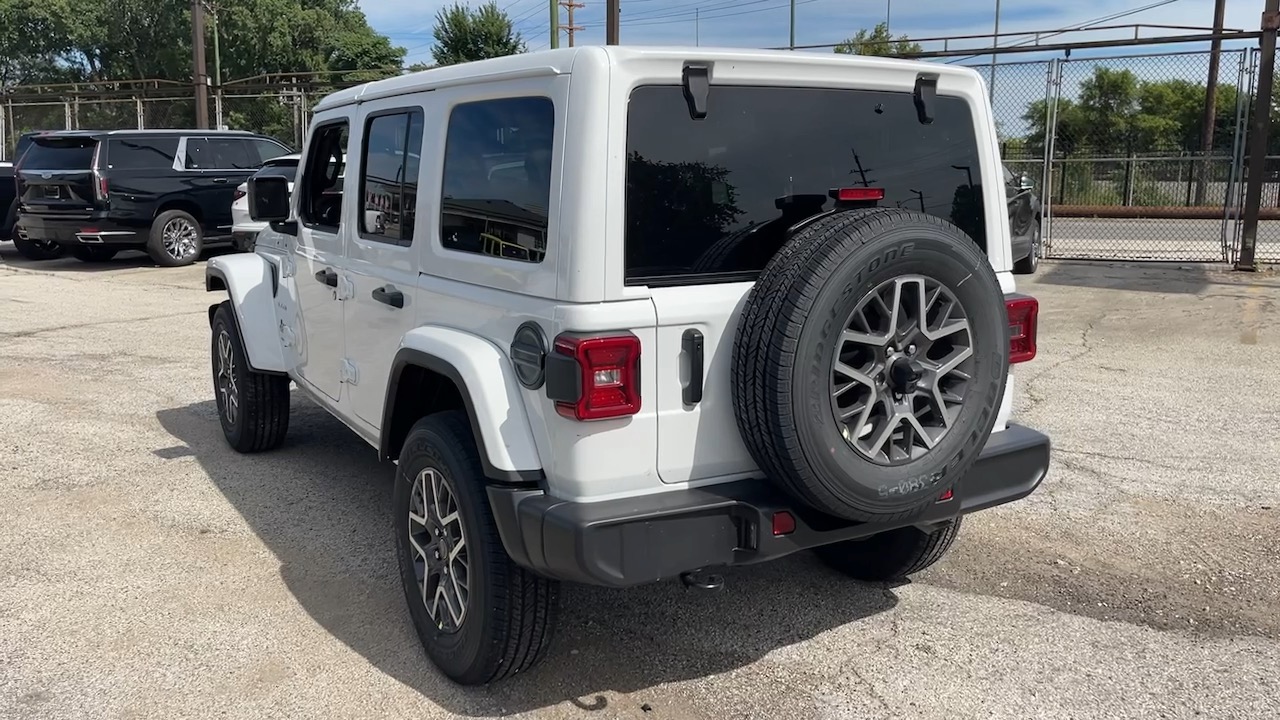 2024 Jeep Wrangler Sahara 29