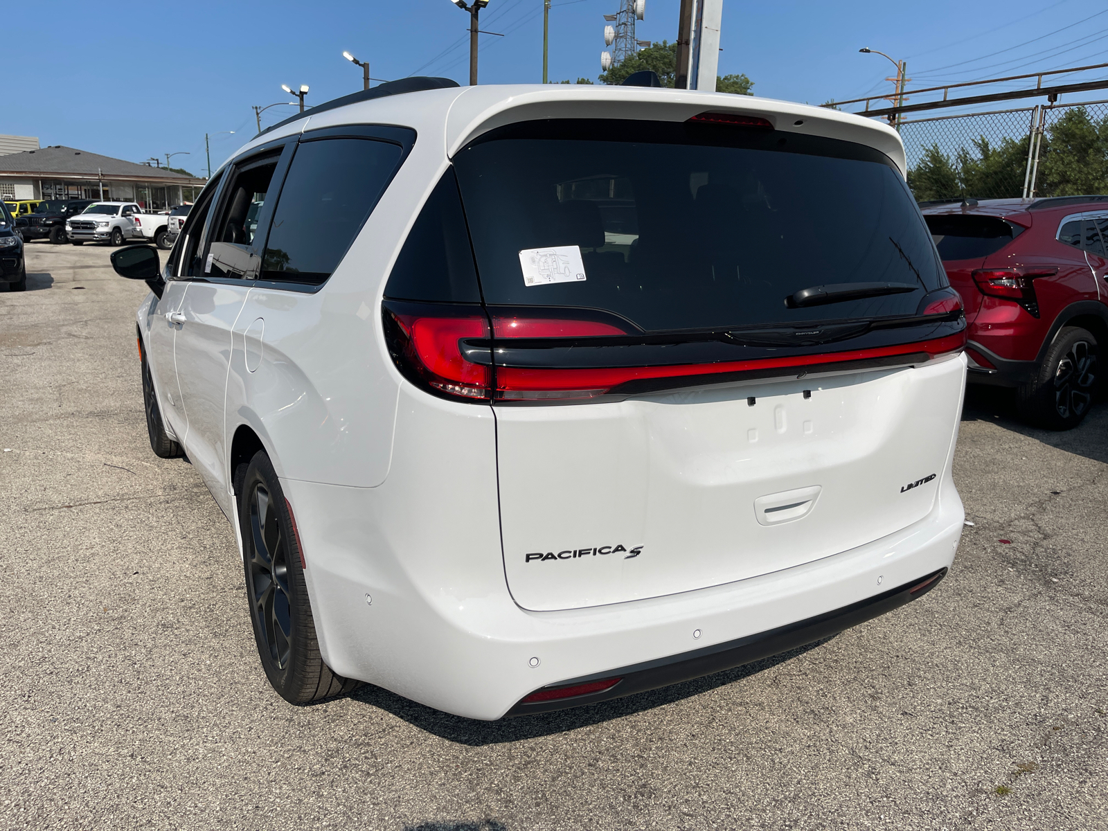 2024 Chrysler Pacifica Limited 4