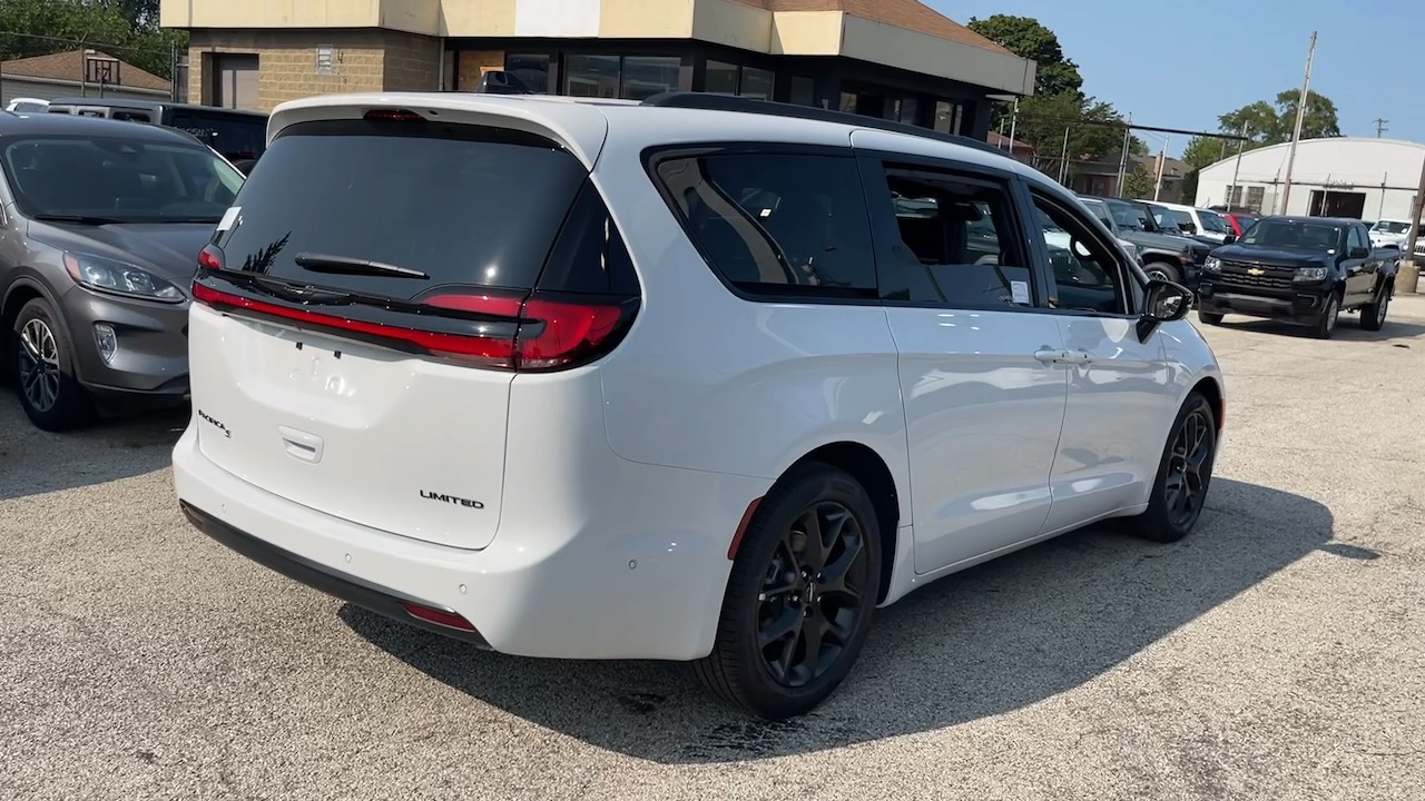 2024 Chrysler Pacifica Limited 6